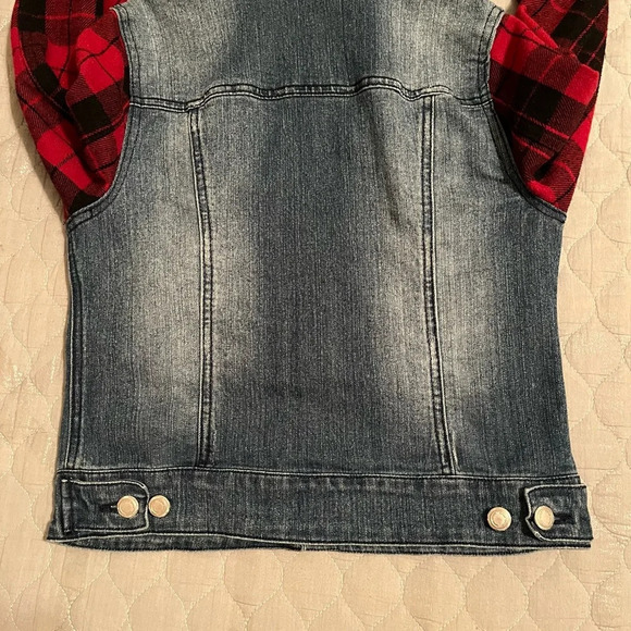 BLUE JEAN JACKET~RED PLAID ARMS~NWOT~SIZE S - Picture 4 of 11